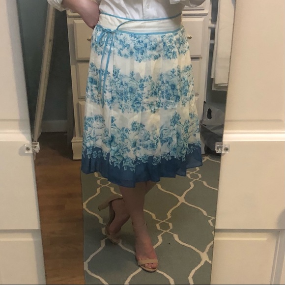 Tommy Bahama Silk Skirt - Picture 4 of 17
